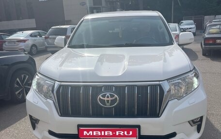 Toyota Land Cruiser Prado 150 рестайлинг 2, 2018 год, 5 000 000 рублей, 1 фотография