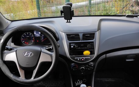 Hyundai Solaris II рестайлинг, 2016 год, 970 000 рублей, 2 фотография