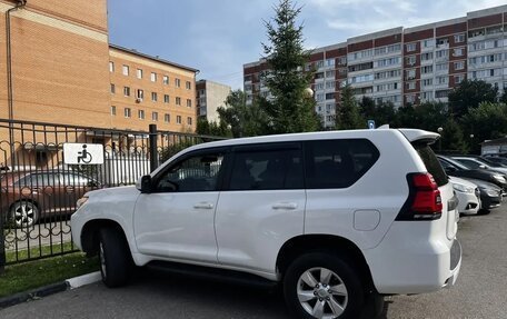 Toyota Land Cruiser Prado 150 рестайлинг 2, 2018 год, 5 000 000 рублей, 8 фотография
