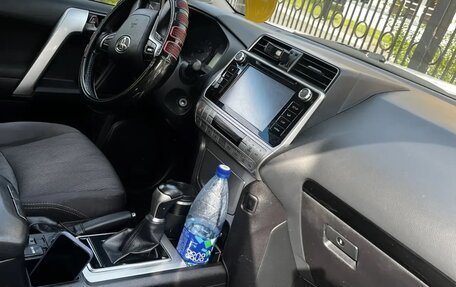 Toyota Land Cruiser Prado 150 рестайлинг 2, 2018 год, 5 000 000 рублей, 5 фотография