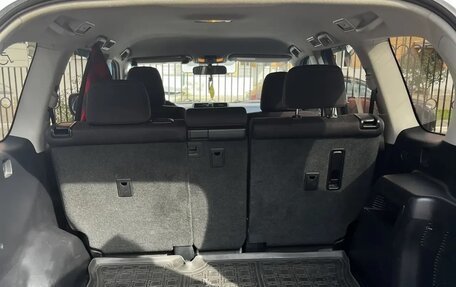 Toyota Land Cruiser Prado 150 рестайлинг 2, 2018 год, 5 000 000 рублей, 6 фотография