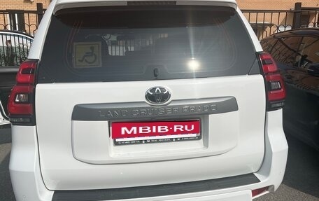 Toyota Land Cruiser Prado 150 рестайлинг 2, 2018 год, 5 000 000 рублей, 3 фотография
