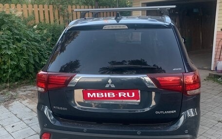 Mitsubishi Outlander III рестайлинг 3, 2018 год, 2 300 000 рублей, 1 фотография