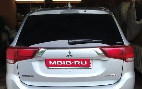 Mitsubishi Outlander III рестайлинг 3, 2019 год, 2 200 000 рублей, 6 фотография