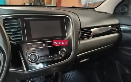 Mitsubishi Outlander III рестайлинг 3, 2019 год, 2 200 000 рублей, 8 фотография