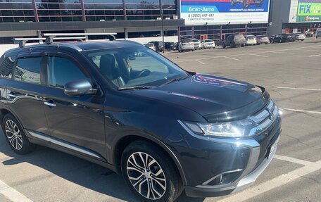 Mitsubishi Outlander III рестайлинг 3, 2018 год, 2 300 000 рублей, 4 фотография