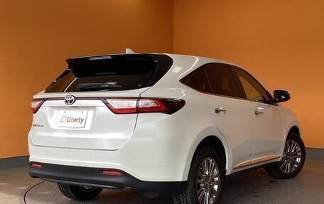 Toyota Harrier, 2020 год, 2 750 000 рублей, 3 фотография
