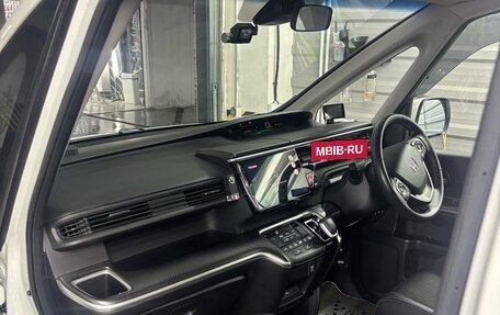 Honda Stepwgn IV, 2018 год, 2 650 000 рублей, 5 фотография