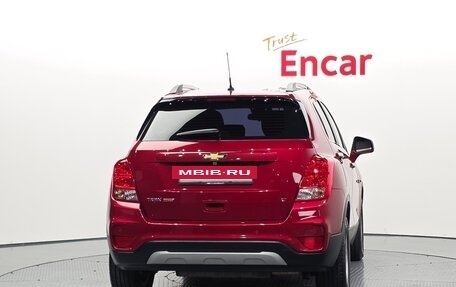 Chevrolet Trax, 2017 год, 840 000 рублей, 4 фотография