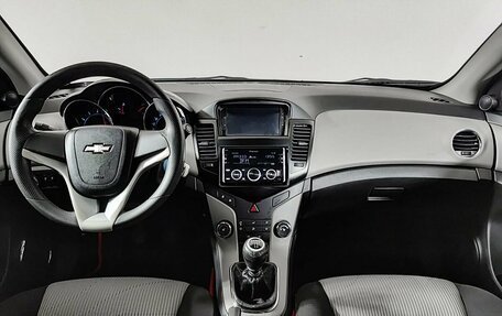 Chevrolet Cruze II, 2011 год, 555 750 рублей, 17 фотография