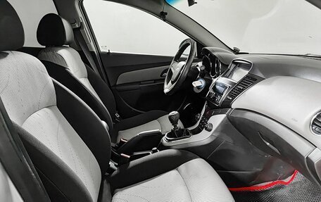 Chevrolet Cruze II, 2011 год, 555 750 рублей, 13 фотография