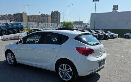 Opel Astra J, 2014 год, 770 000 рублей, 4 фотография