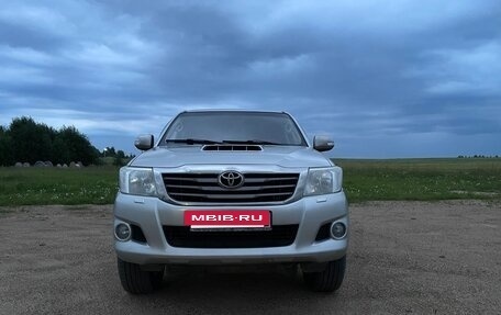 Toyota Hilux VII, 2012 год, 1 950 000 рублей, 2 фотография