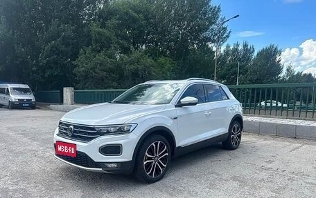 Volkswagen T-Roc I, 2023 год, 1 670 098 рублей, 1 фотография