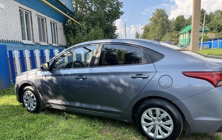 Hyundai Solaris II рестайлинг, 2018 год, 1 100 000 рублей, 3 фотография