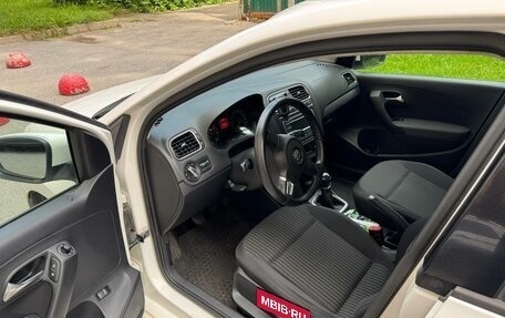 Volkswagen Polo VI (EU Market), 2013 год, 500 000 рублей, 13 фотография