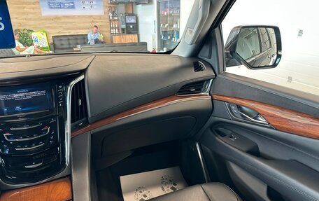 Cadillac Escalade IV, 2015 год, 3 999 999 рублей, 15 фотография