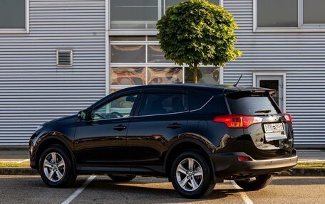 Toyota RAV4, 2015 год, 2 045 000 рублей, 4 фотография