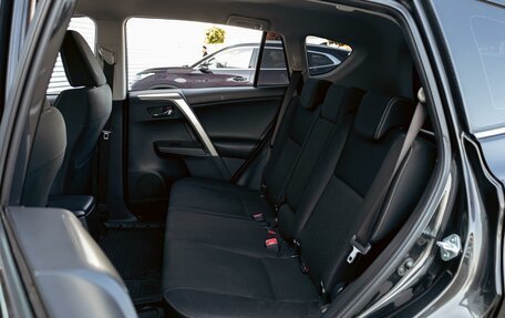 Toyota RAV4, 2015 год, 2 045 000 рублей, 16 фотография