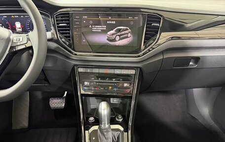 Volkswagen T-Roc I, 2022 год, 1 500 444 рублей, 10 фотография