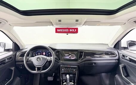 Volkswagen T-Roc I, 2022 год, 1 500 444 рублей, 7 фотография