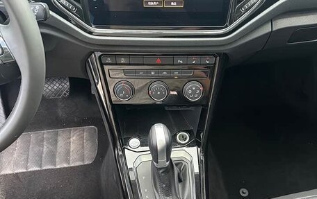 Volkswagen T-Roc I, 2023 год, 1 670 098 рублей, 11 фотография