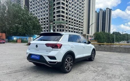 Volkswagen T-Roc I, 2023 год, 1 670 098 рублей, 5 фотография