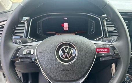 Volkswagen T-Roc I, 2023 год, 1 670 098 рублей, 10 фотография