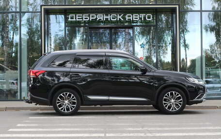 Mitsubishi Outlander III рестайлинг 3, 2016 год, 1 950 000 рублей, 4 фотография
