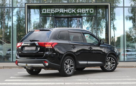 Mitsubishi Outlander III рестайлинг 3, 2016 год, 1 950 000 рублей, 3 фотография