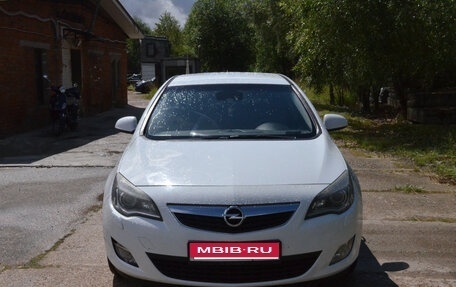 Opel Astra J, 2012 год, 740 000 рублей, 1 фотография