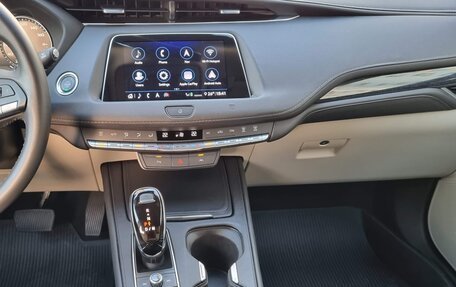 Cadillac XT4 I, 2020 год, 2 600 000 рублей, 7 фотография