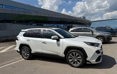Toyota RAV4, 2021 год, 3 400 000 рублей, 2 фотография