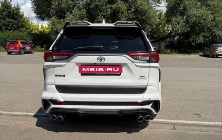 Toyota RAV4, 2021 год, 3 400 000 рублей, 4 фотография