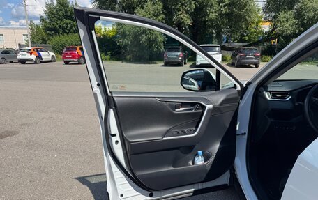 Toyota RAV4, 2021 год, 3 400 000 рублей, 6 фотография