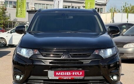 Mitsubishi Outlander III рестайлинг 3, 2016 год, 1 599 000 рублей, 3 фотография