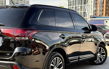 Mitsubishi Outlander III рестайлинг 3, 2016 год, 1 599 000 рублей, 10 фотография