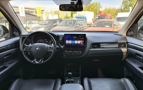 Mitsubishi Outlander III рестайлинг 3, 2016 год, 1 599 000 рублей, 14 фотография