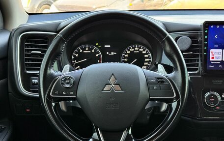 Mitsubishi Outlander III рестайлинг 3, 2016 год, 1 599 000 рублей, 16 фотография