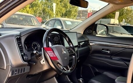 Mitsubishi Outlander III рестайлинг 3, 2016 год, 1 599 000 рублей, 11 фотография