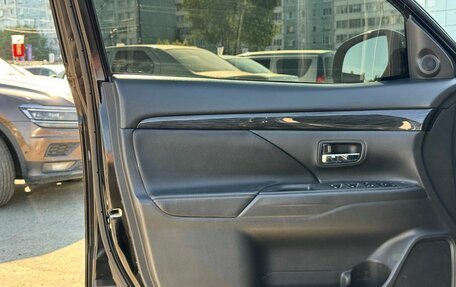 Mitsubishi Outlander III рестайлинг 3, 2016 год, 1 599 000 рублей, 25 фотография