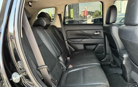 Mitsubishi Outlander III рестайлинг 3, 2016 год, 1 599 000 рублей, 31 фотография
