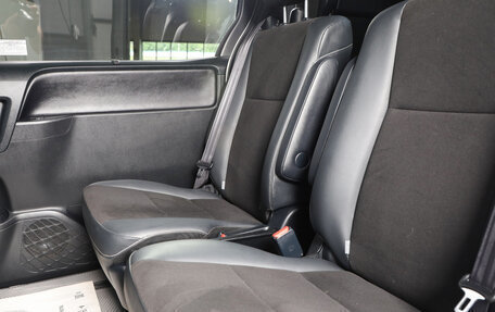 Toyota Noah III, 2019 год, 2 799 000 рублей, 17 фотография