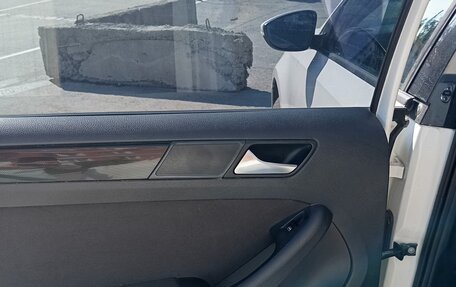 Volkswagen Jetta VI, 2012 год, 990 000 рублей, 9 фотография