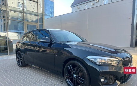 BMW 1 серия, 2019 год, 2 850 000 рублей, 2 фотография