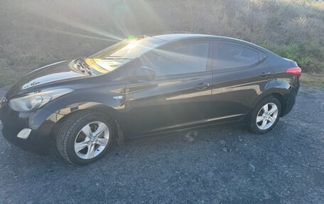 Hyundai Elantra V, 2011 год, 650 000 рублей, 2 фотография