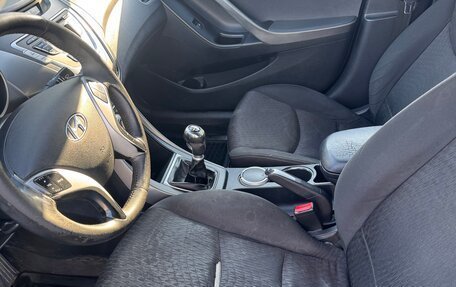 Hyundai Elantra V, 2011 год, 650 000 рублей, 7 фотография