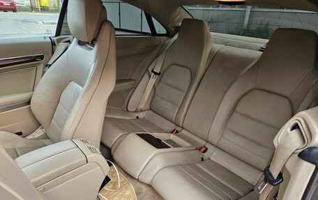 Mercedes-Benz E-Класс, 2010 год, 1 100 000 рублей, 8 фотография