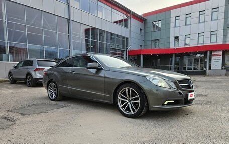Mercedes-Benz E-Класс, 2010 год, 1 100 000 рублей, 6 фотография