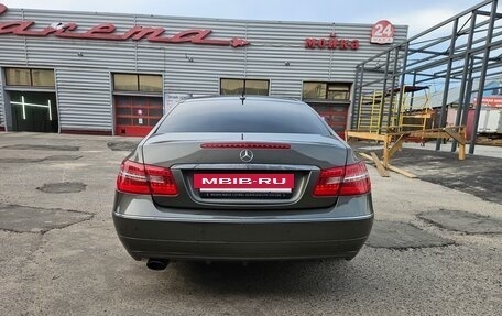 Mercedes-Benz E-Класс, 2010 год, 1 100 000 рублей, 4 фотография